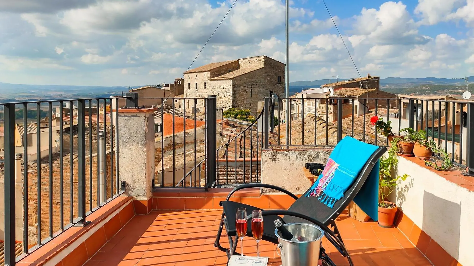 Les Voltes II - 3Bd Gem In Hilltop Wine Village With Amazing Views Barbara