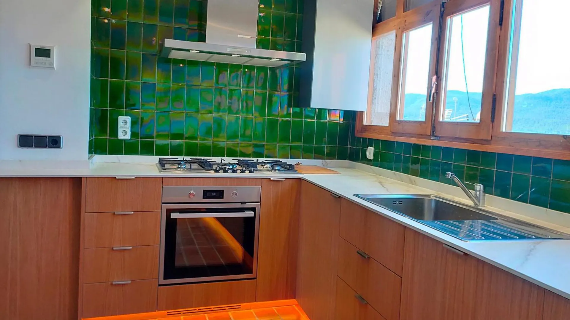 Les Voltes II - 3Bd Gem In Hilltop Wine Village With Amazing Views Barbara