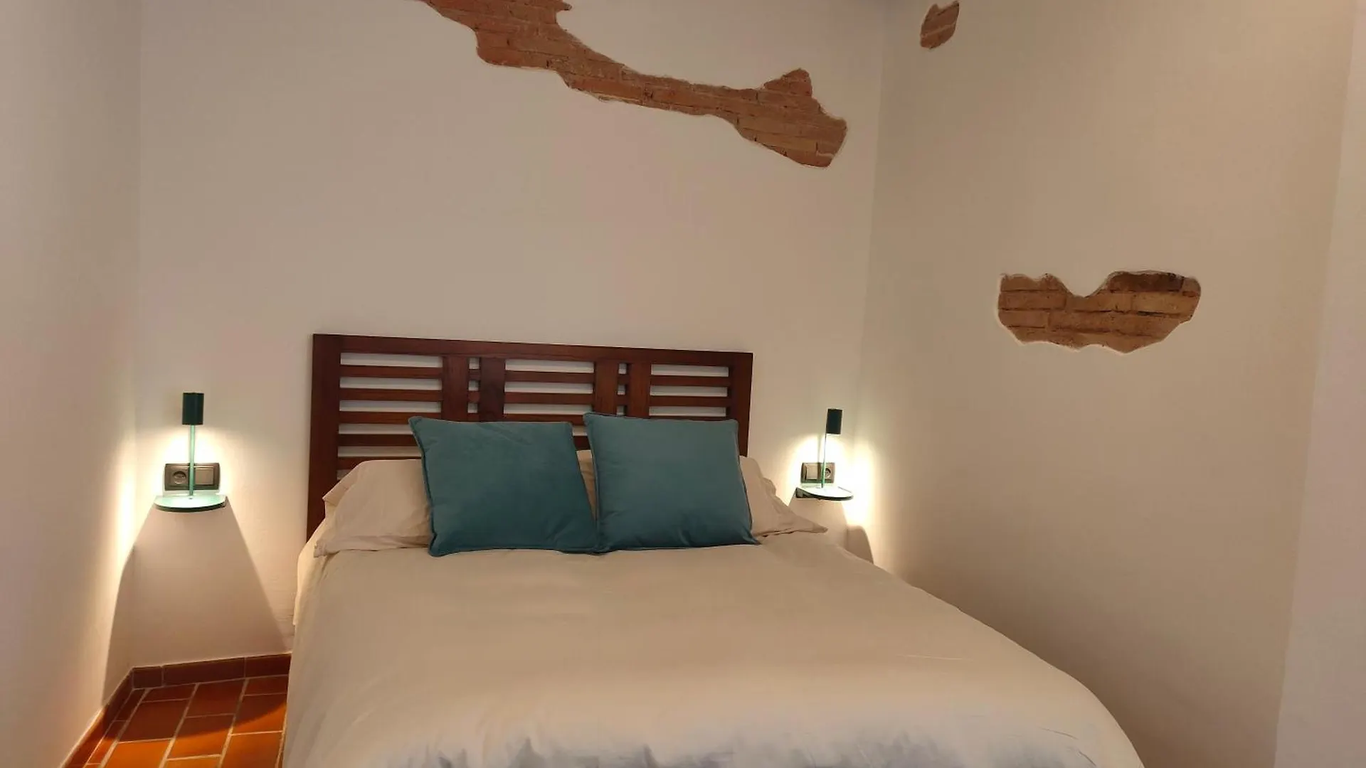 Les Voltes II - 3Bd Gem In Hilltop Wine Village With Amazing Views Barbara