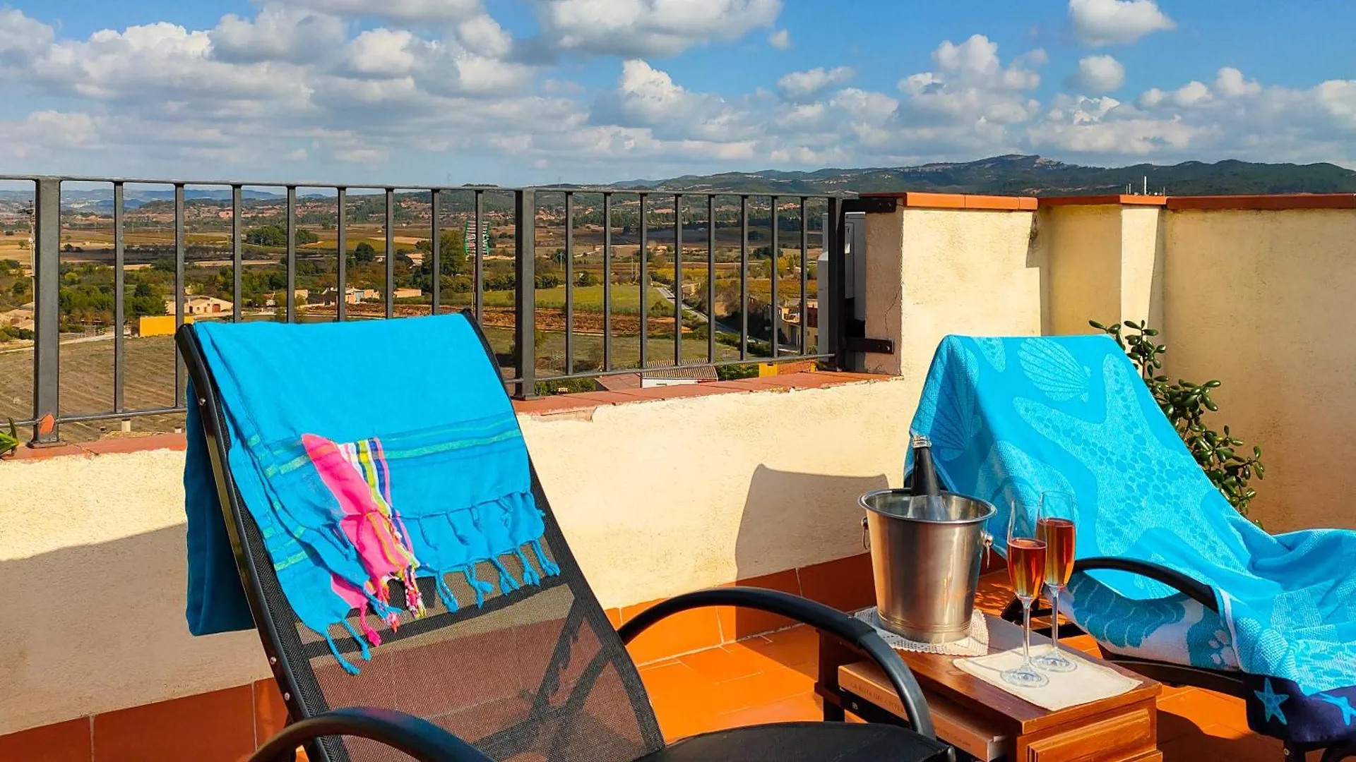 Les Voltes II - 3Bd Gem In Hilltop Wine Village With Amazing Views Barbara Spain