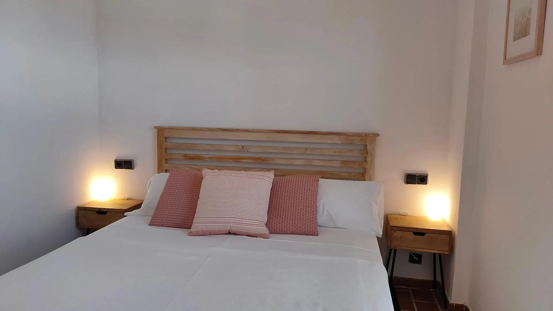 Les Voltes II - 3Bd Gem In Hilltop Wine Village With Amazing Views Barbara 0*,  Spain