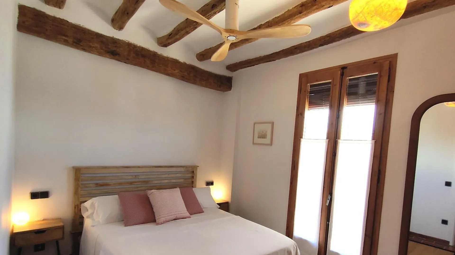 Les Voltes II - 3Bd Gem In Hilltop Wine Village With Amazing Views Barbara 0*,  Spain