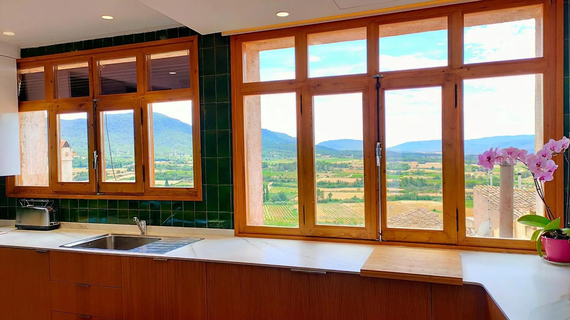 Les Voltes II - 3Bd Gem In Hilltop Wine Village With Amazing Views Barbara Holiday home